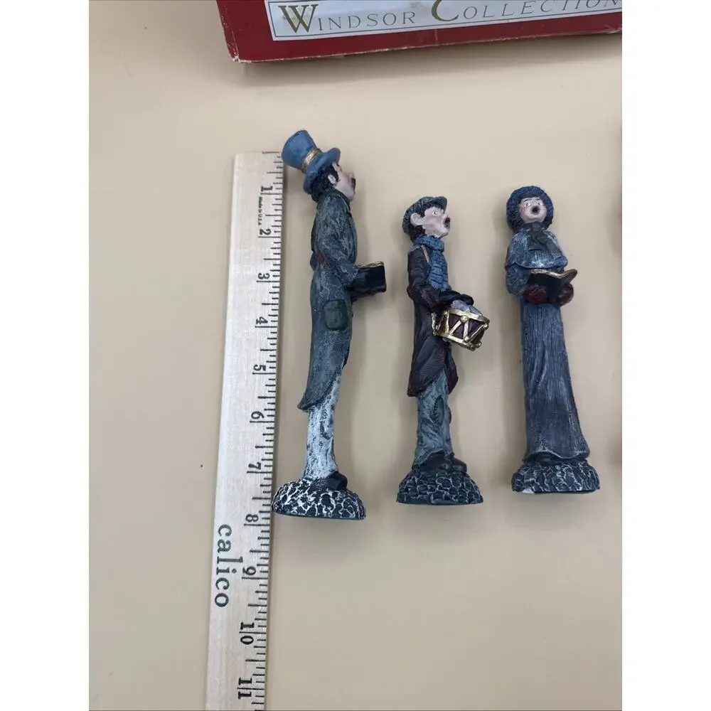 Set Of 4 Christmas Pencil Figurines Windsor Collection Family of Carolers Decor